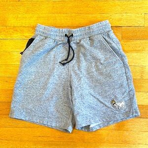 GOAT USA sweat shorts
Men’s medium
Lacrosse
Grey